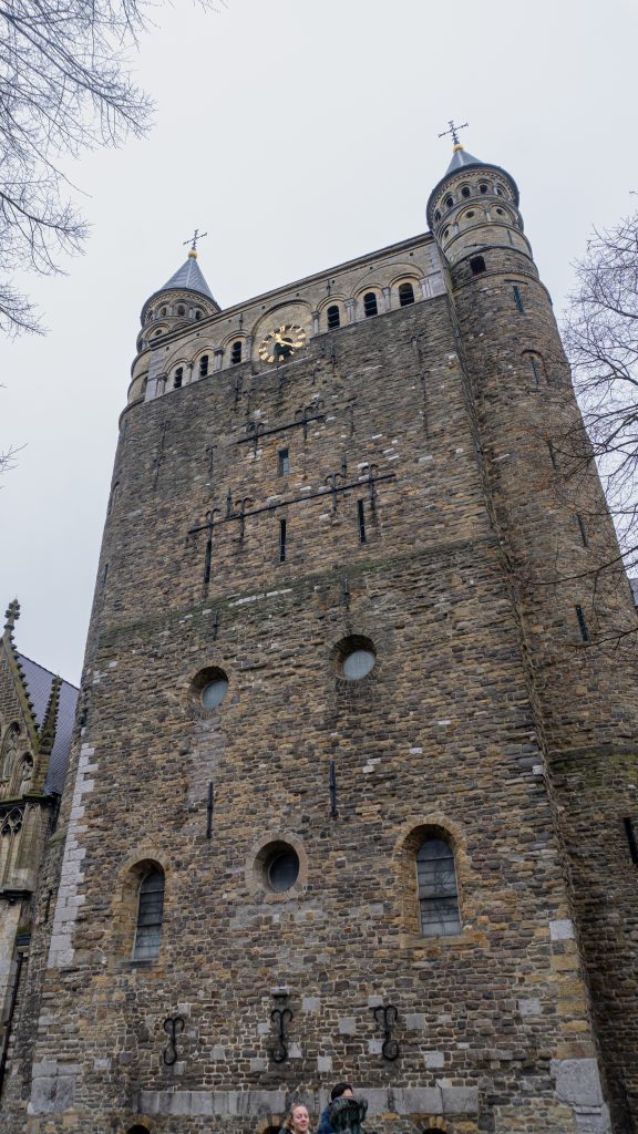 Turm der Liebfrauenbasilika Maastricht