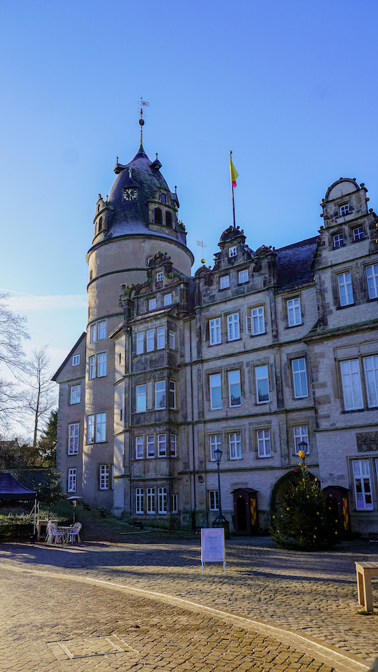 Blick auf das Residenzschloss Detmold am Tag