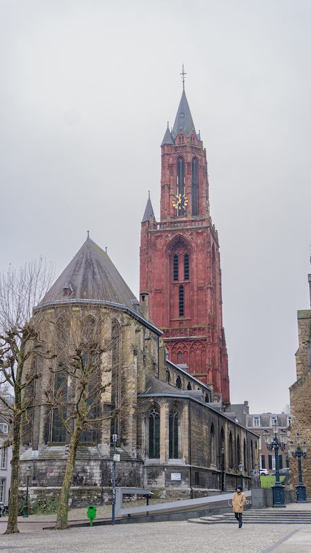 Blick auf die Sint-Janskerk Maastricht