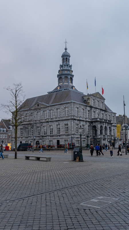 Blick auf das Stadhuis Maastricht