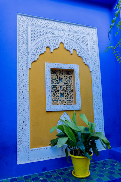 Verziertes Fenster im Jardin Majorelle
