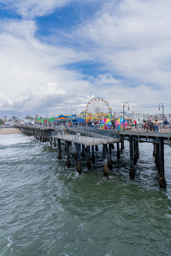 Santa Monica Pier mit Blick auf den Pacific Park