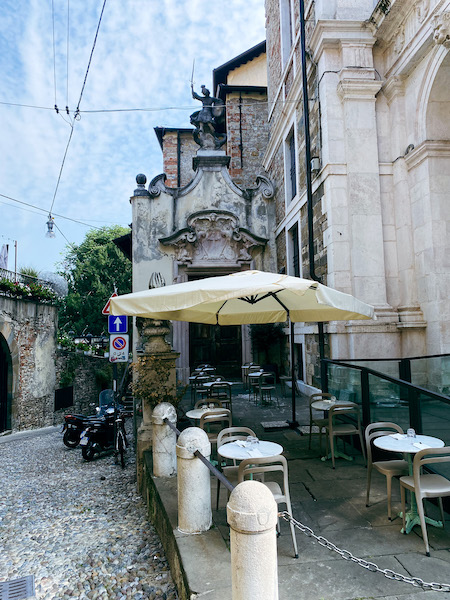 Gastronomie an der Piazza Vecchia