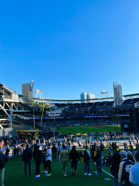 Blick in den Petco Park vom Gallagher Square