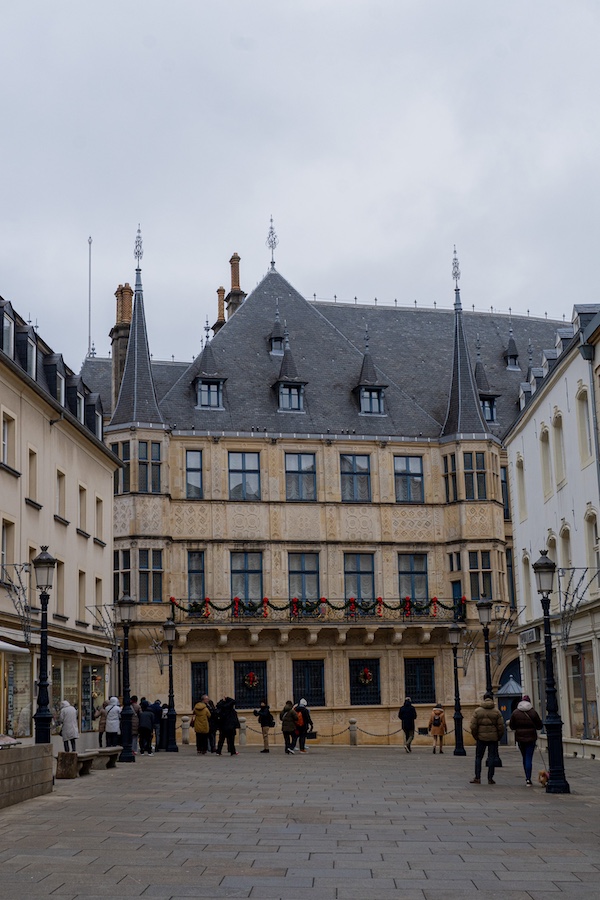 Blick auf den Großherzoglichen Palast in Luxemburg Stadt