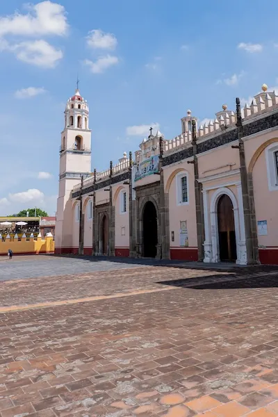 Außenansicht der Capilla Real de Naturales in Cholula