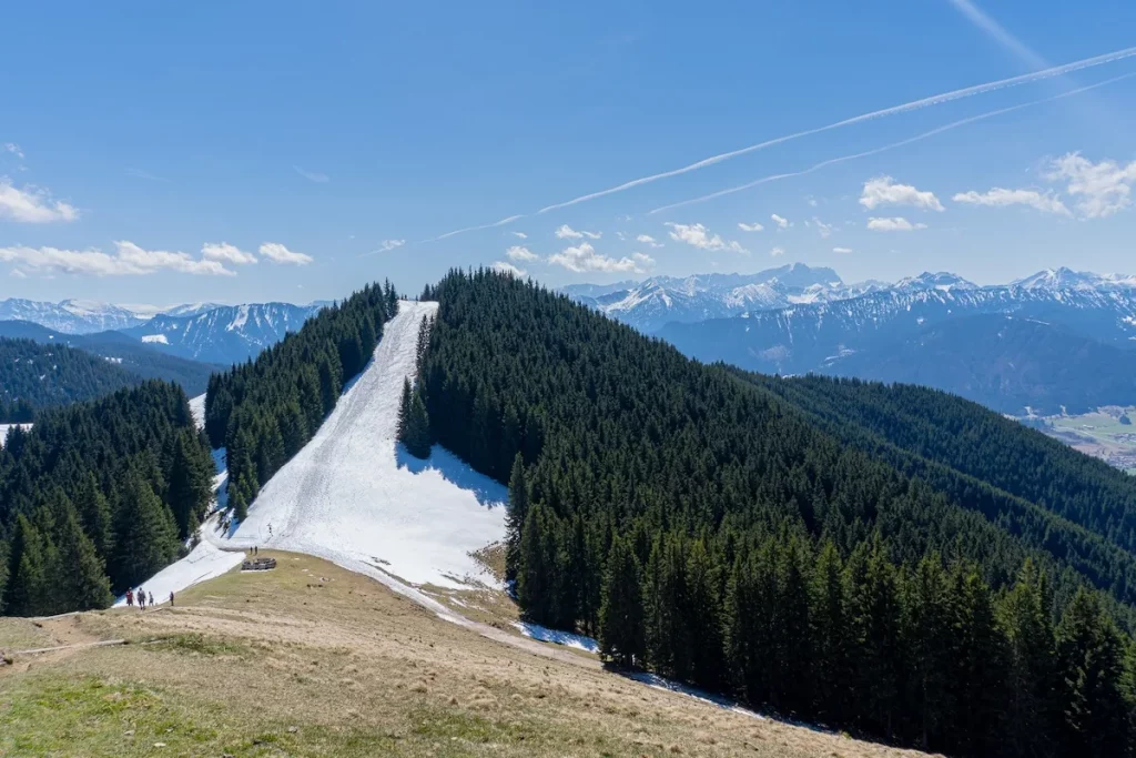 Blick vom Vorderen Hörnle auf das Mittlere Hörnle und Wettersteingebirge