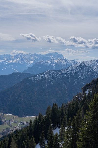 Blick auf die Zugspitze von der Laberei bei Oberammergau